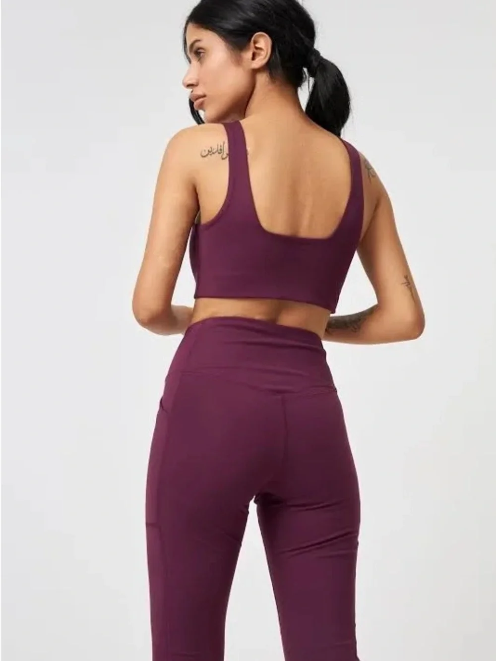 girlfriend collective high rise athletic leggings in Burgundy Wine - Picture 2 of 7